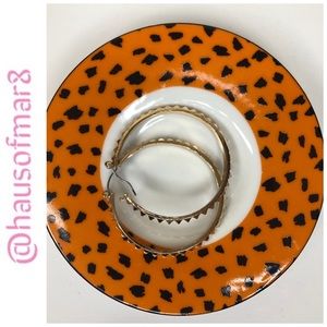 Trendy hoop earrings. ✨